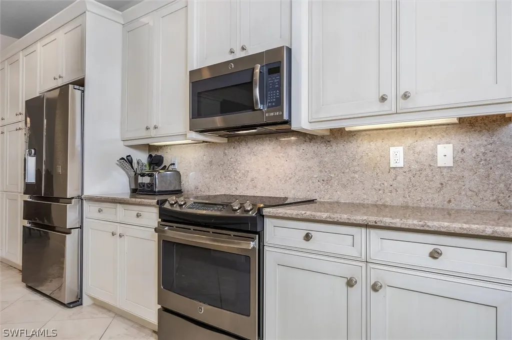 3296 Pacific Drive Naples FL 34119