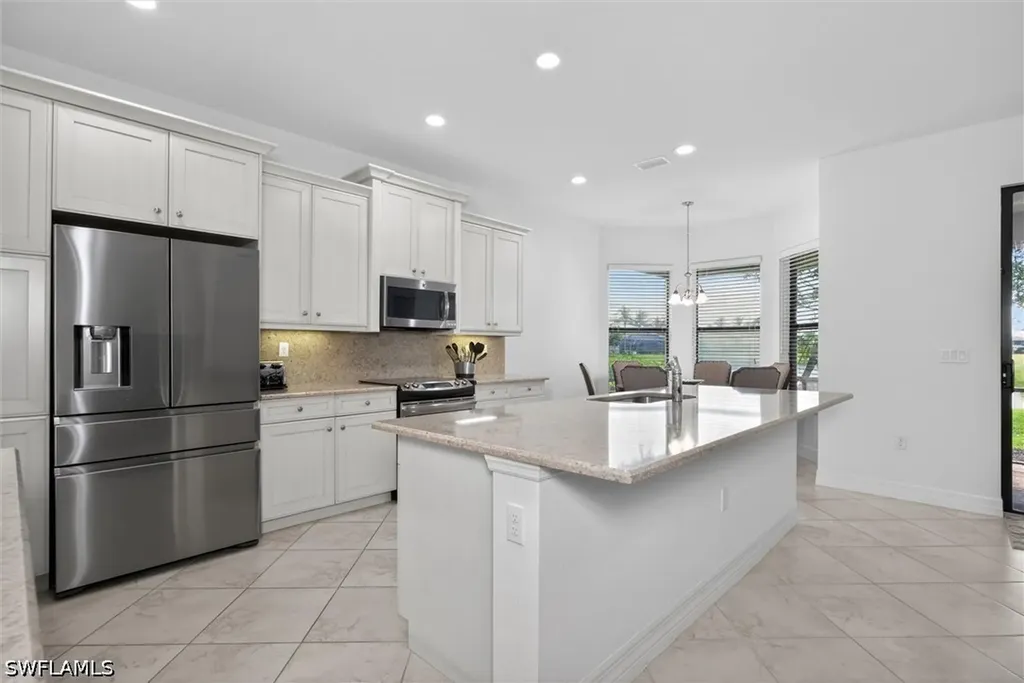 3296 Pacific Drive Naples FL 34119