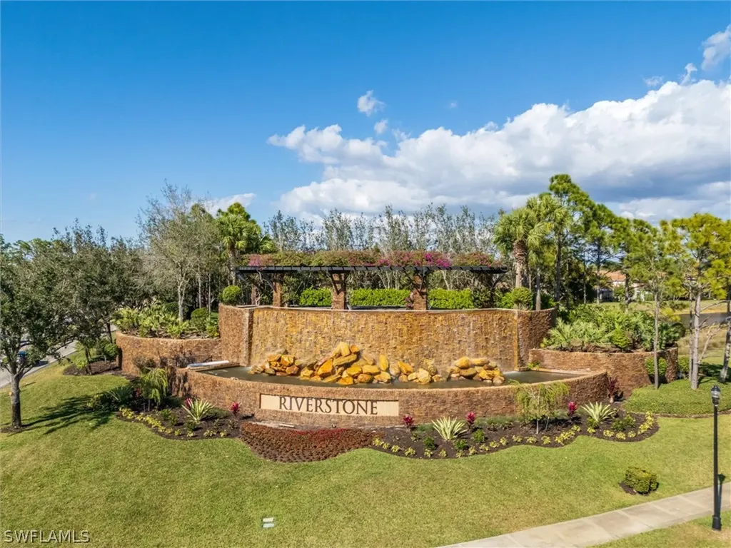 3296 Pacific Drive Naples FL 34119
