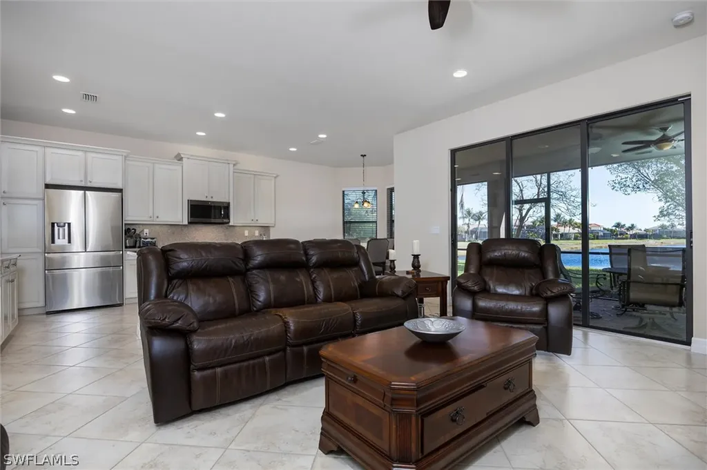 3296 Pacific Drive Naples FL 34119