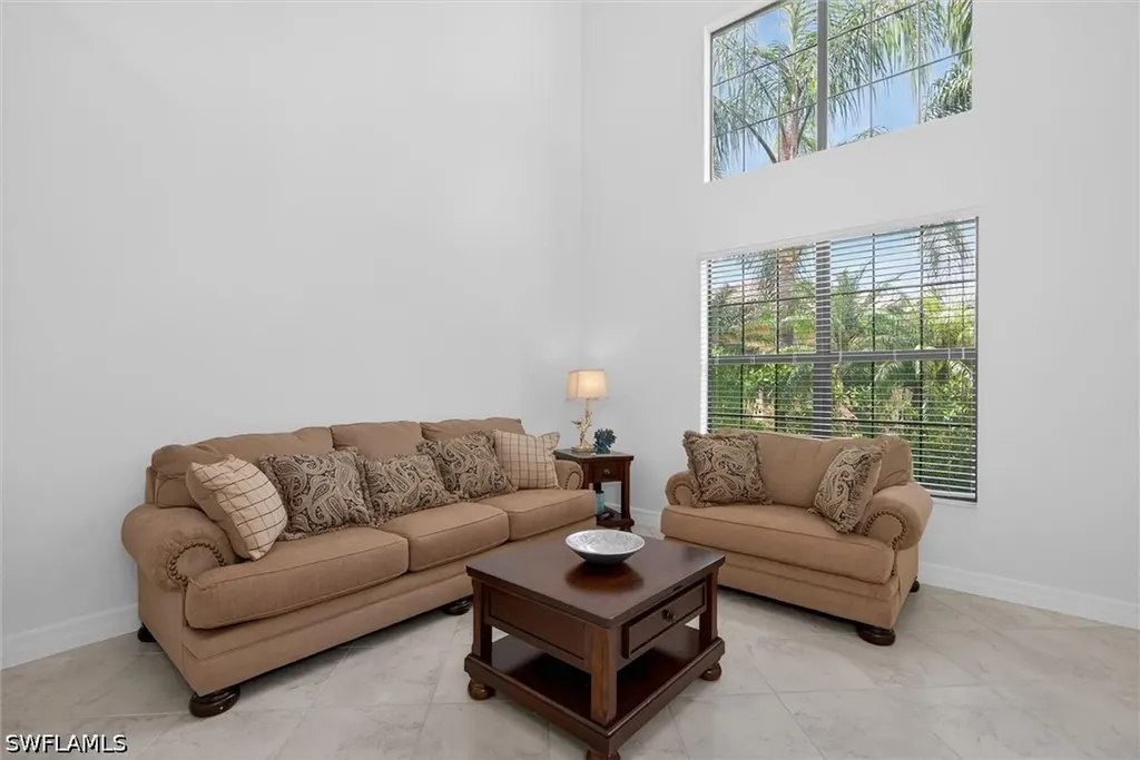 3296 Pacific Drive Naples FL 34119