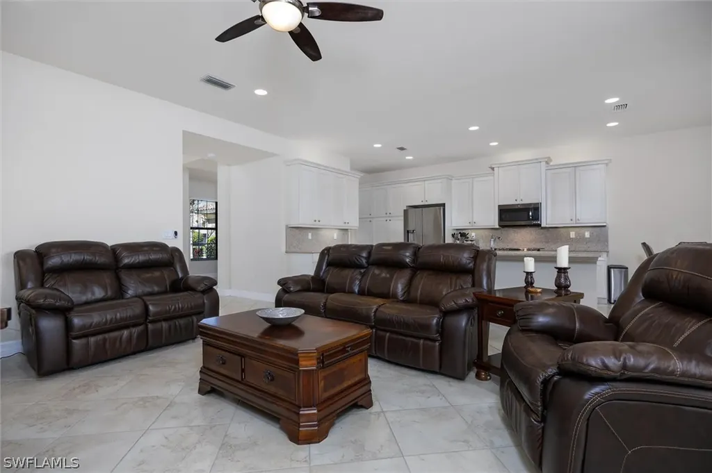 3296 Pacific Drive Naples FL 34119