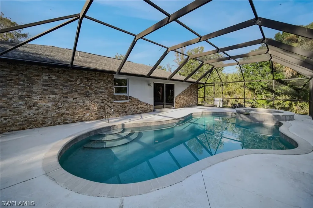 390 35th Avenue NE Naples FL 34120