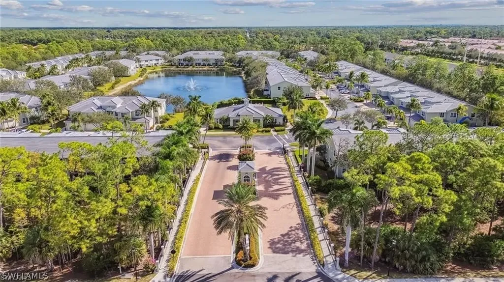 1305 Mariposa Circle Naples FL 34105