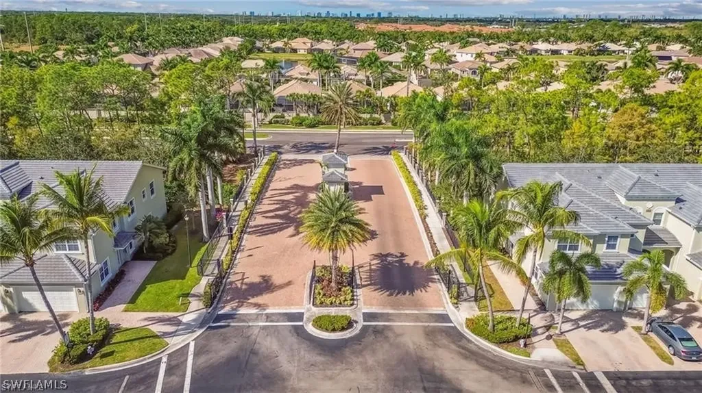 1305 Mariposa Circle Naples FL 34105