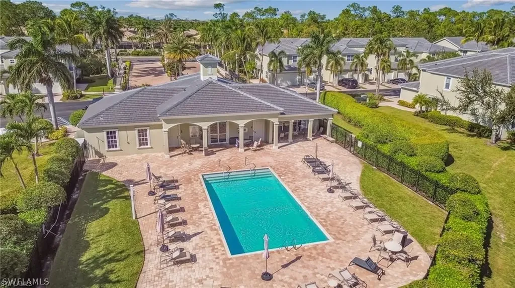 1305 Mariposa Circle Naples FL 34105
