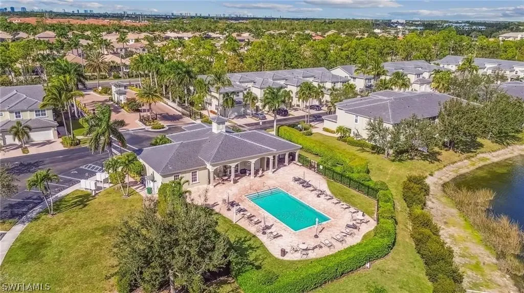 1305 Mariposa Circle Naples FL 34105