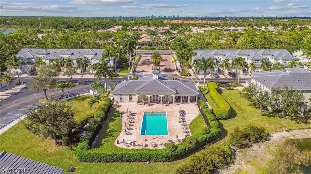 1305 Mariposa Circle Naples FL 34105