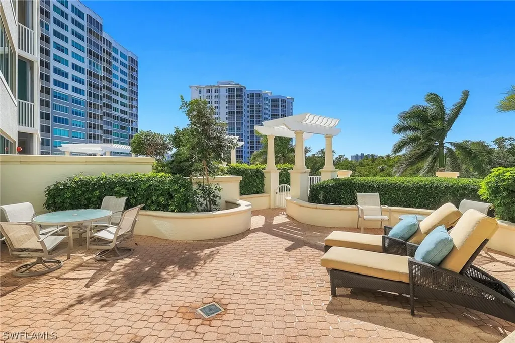 265 Indies Way Naples FL 34110