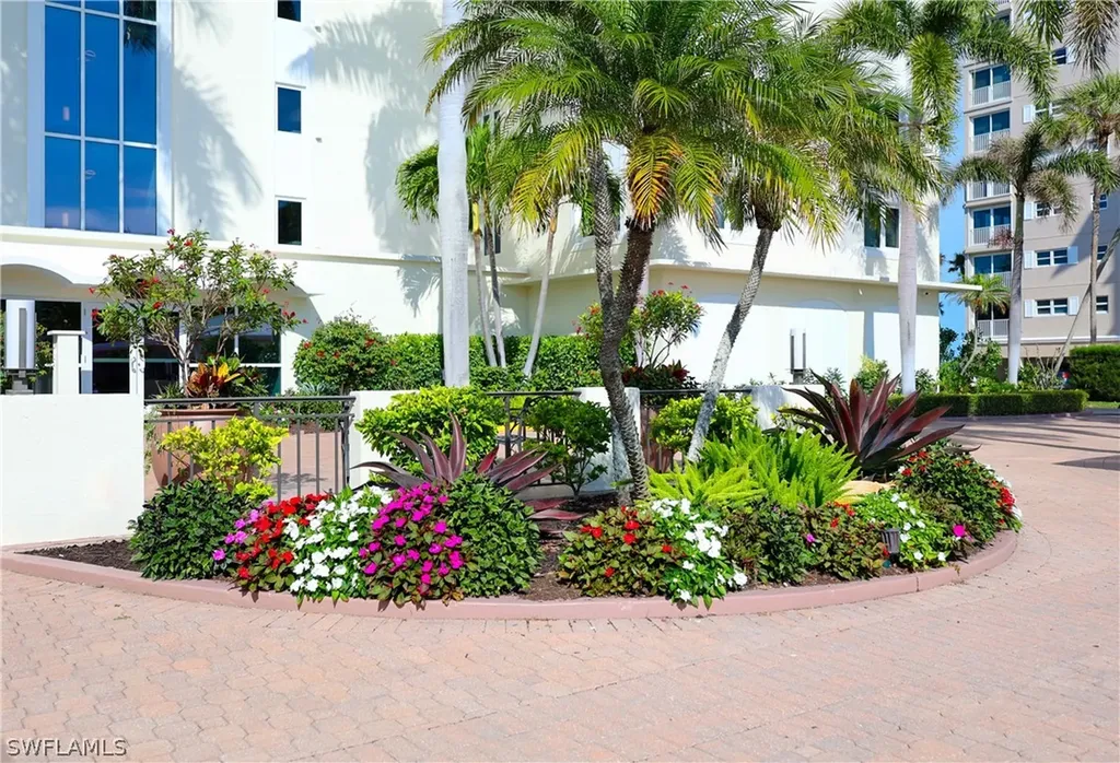 2885 Gulf Shore Boulevard N Naples FL 34103