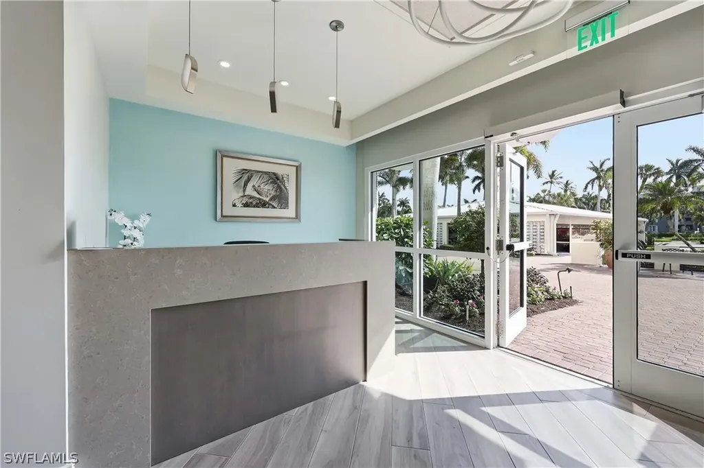 2885 Gulf Shore Boulevard N Naples FL 34103