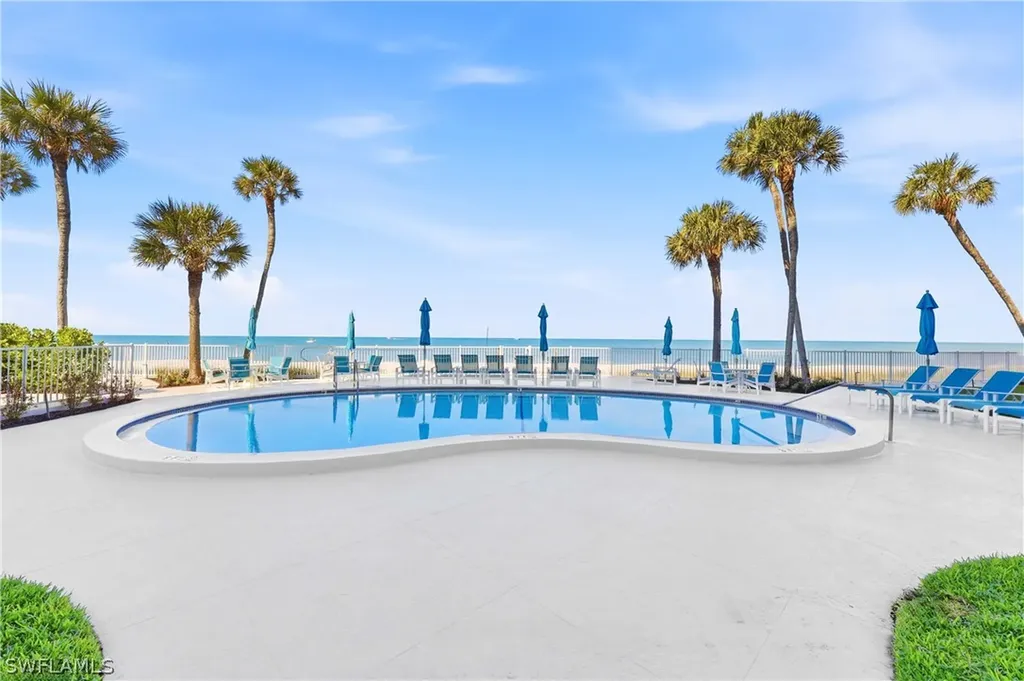 2885 Gulf Shore Boulevard N Naples FL 34103