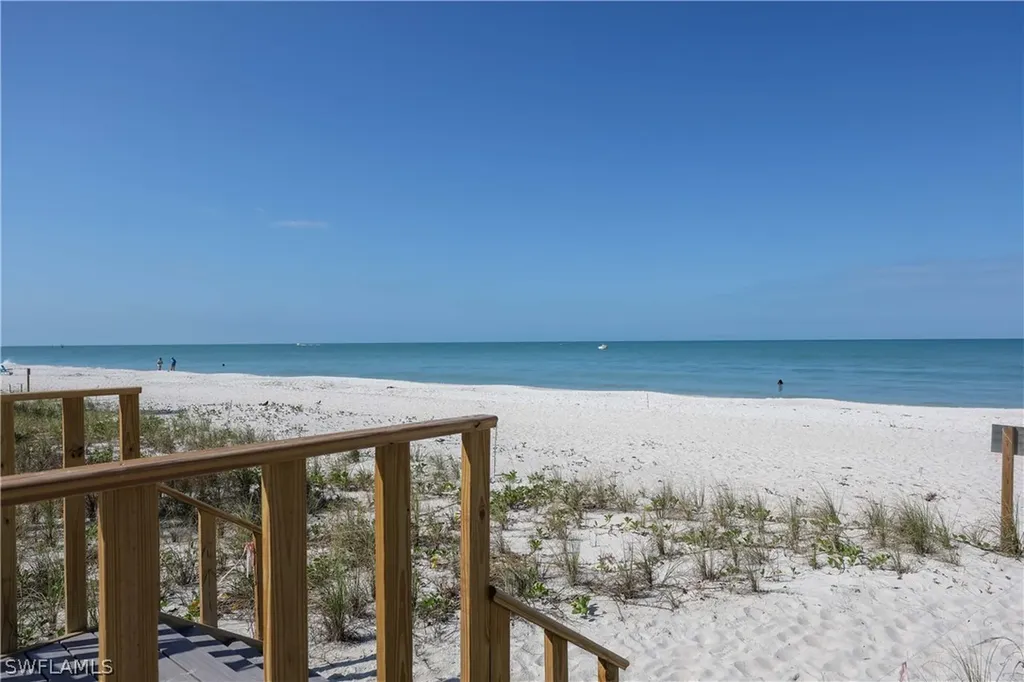 2885 Gulf Shore Boulevard N Naples FL 34103