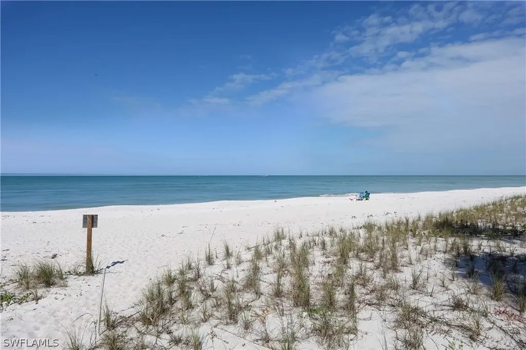 2885 Gulf Shore Boulevard N Naples FL 34103