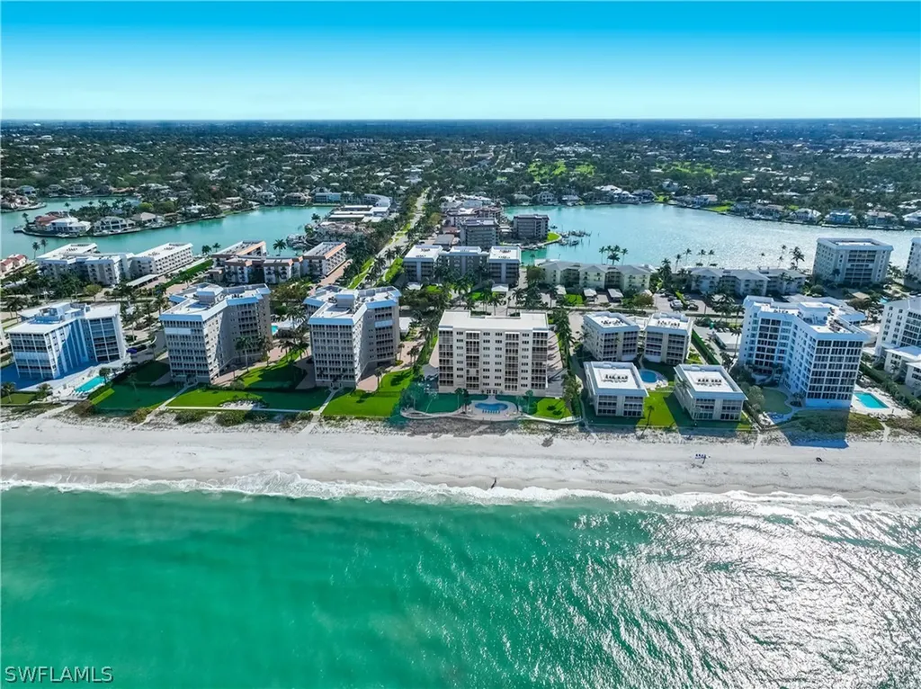 2885 Gulf Shore Boulevard N Naples FL 34103