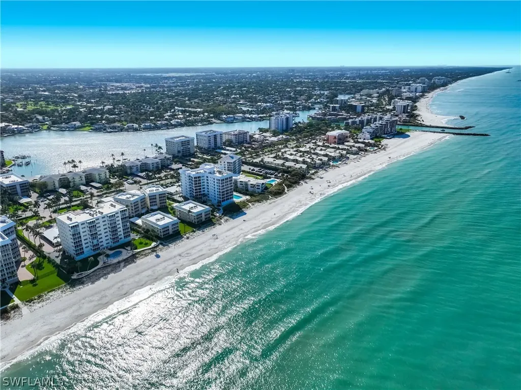 2885 Gulf Shore Boulevard N Naples FL 34103