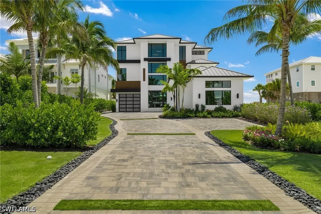 Fort Myers Beach FL, 6100 Court Street