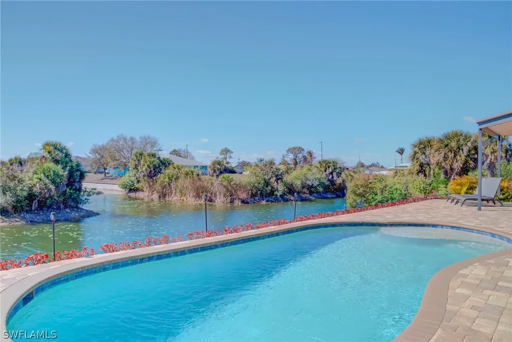 1316 NE 20th Street Cape Coral FL 33909