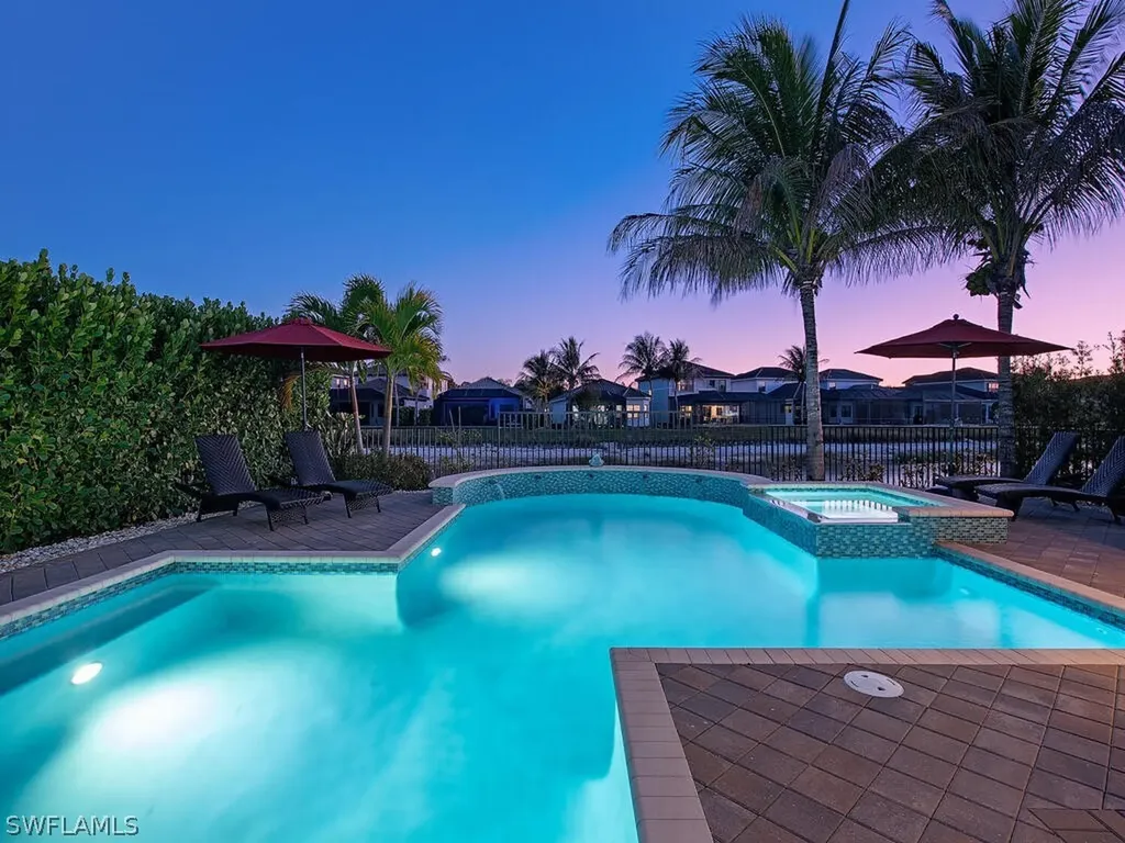 Naples FL, 4450 Kensington Circle