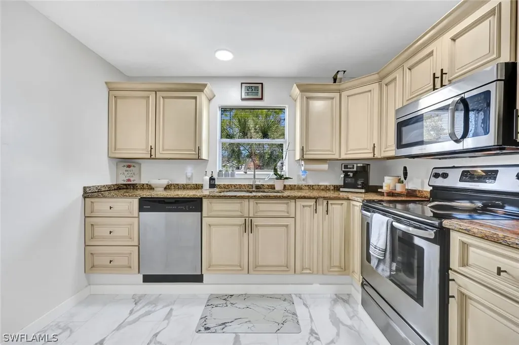 1599 Trafalgar Lane Naples FL 34116