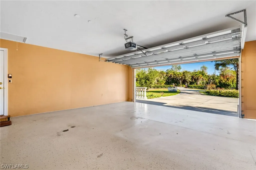 360 16th Avenue NW Naples FL 34120
