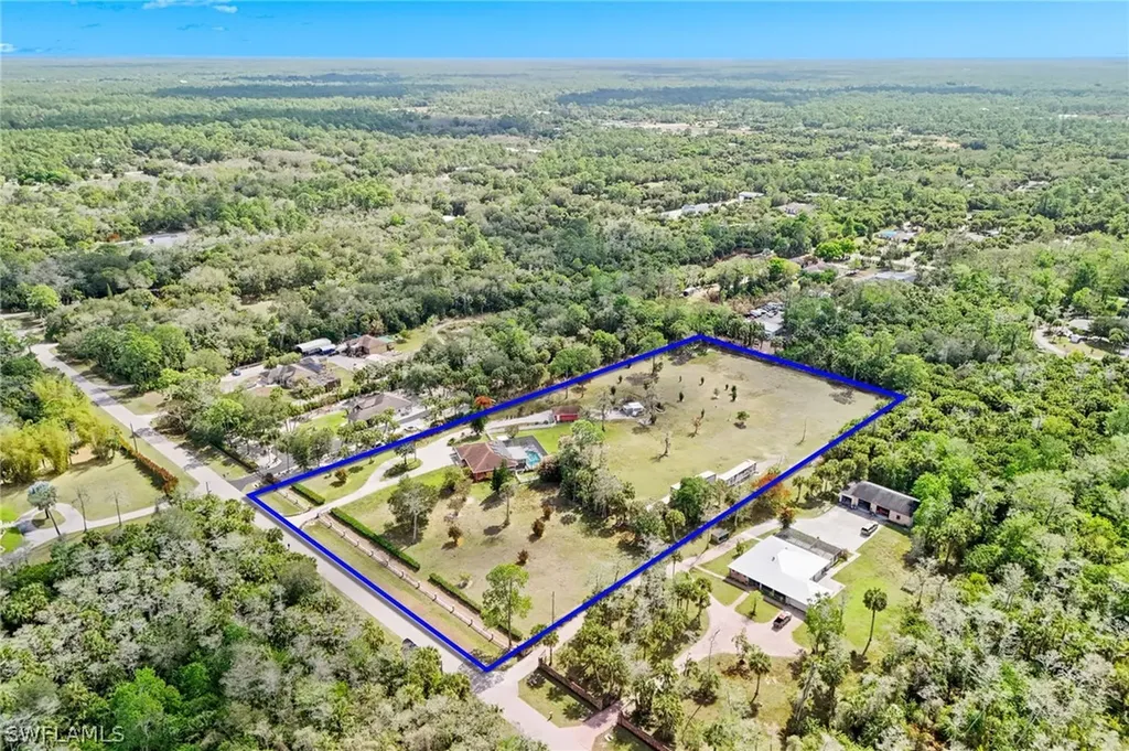 360 16th Avenue NW Naples FL 34120