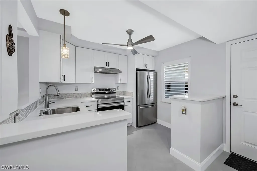 3055 Riviera Drive Naples FL 34103