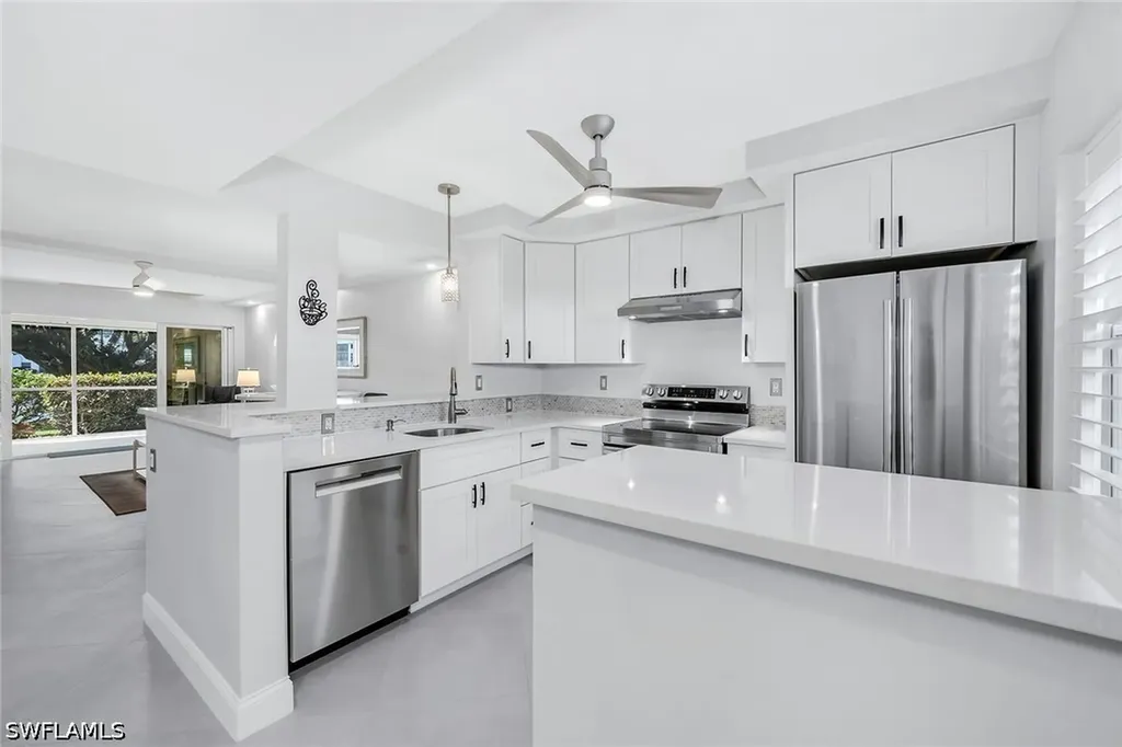 3055 Riviera Drive Naples FL 34103