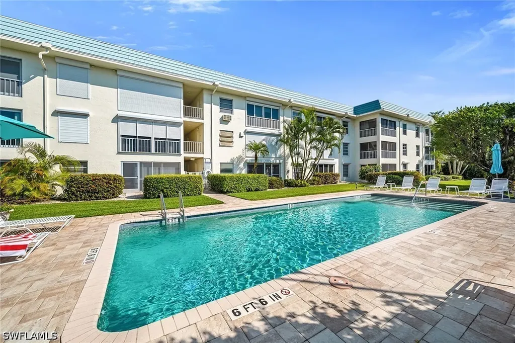 3055 Riviera Drive Naples FL 34103