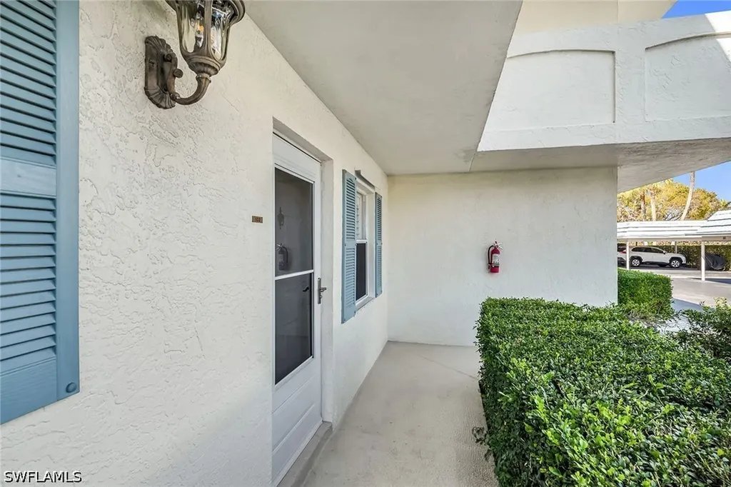 3055 Riviera Drive Naples FL 34103