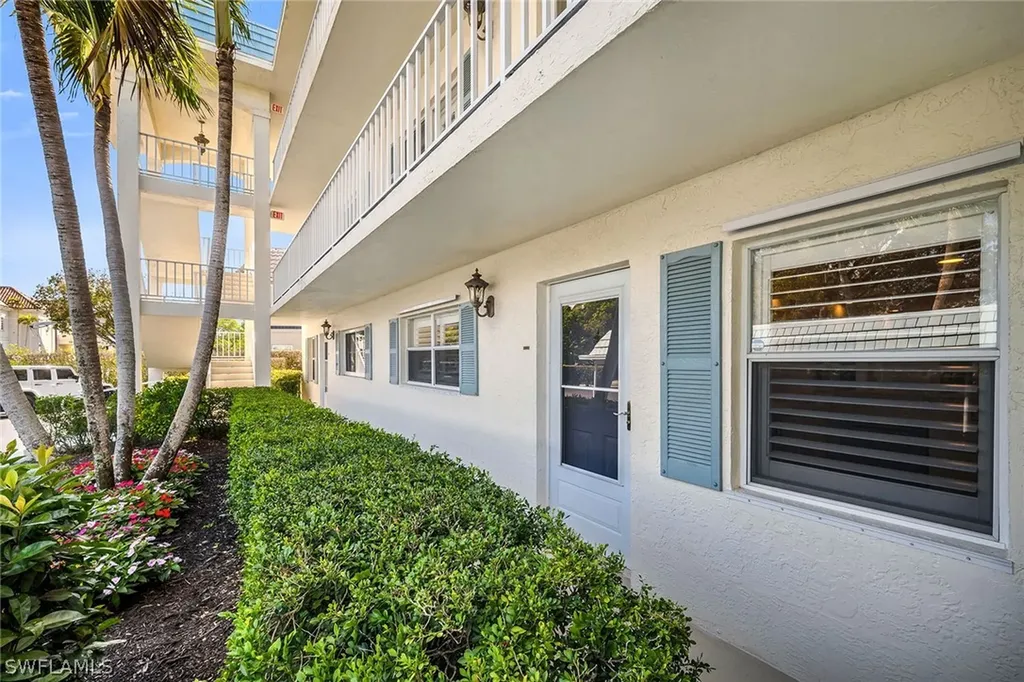 3055 Riviera Drive Naples FL 34103