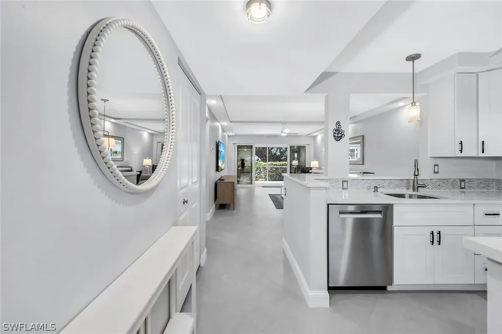 3055 Riviera Drive Naples FL 34103