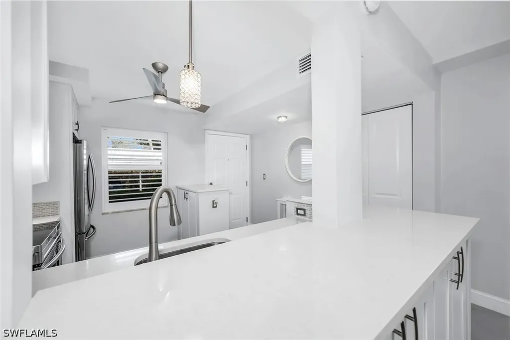 3055 Riviera Drive Naples FL 34103