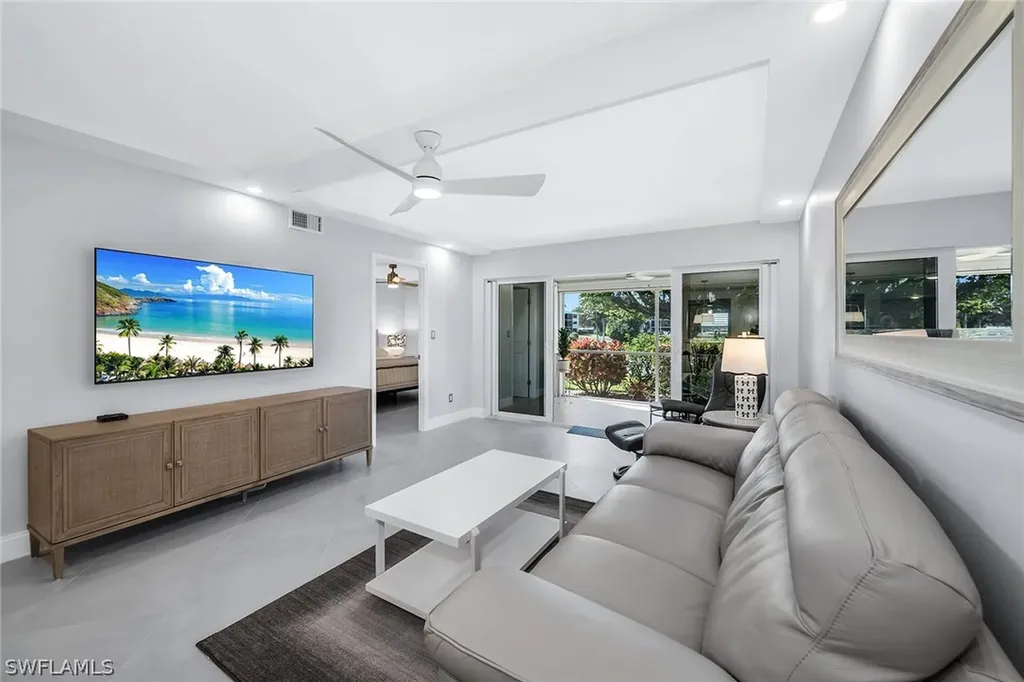 3055 Riviera Drive Naples FL 34103