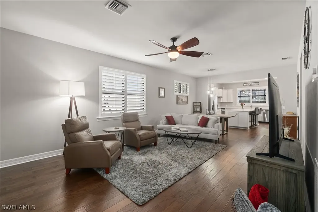 7202 Wilton Drive Naples FL 34109