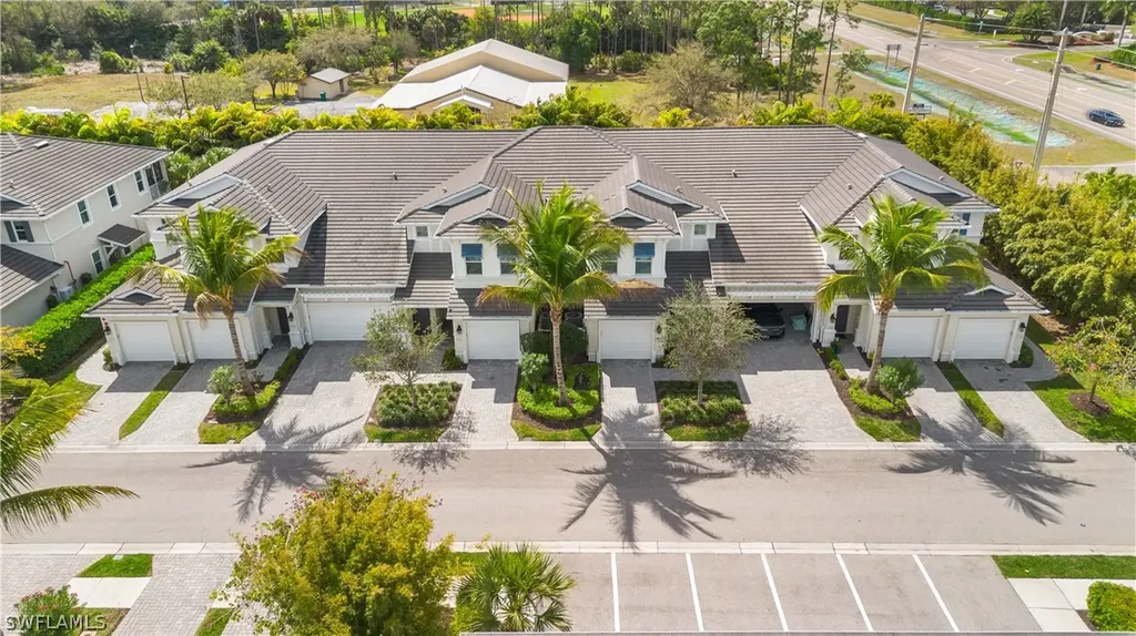 6947 Avalon Circle Naples FL 34112