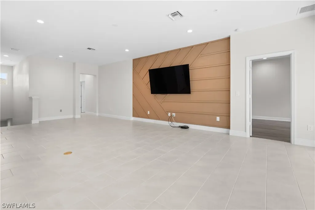 6947 Avalon Circle Naples FL 34112