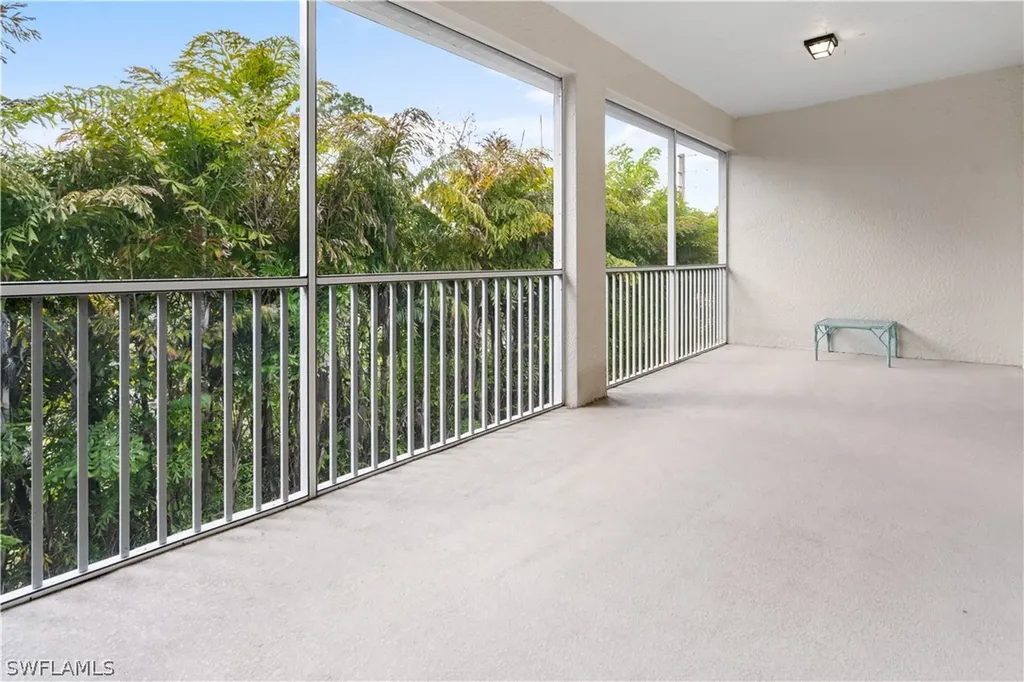 6947 Avalon Circle Naples FL 34112