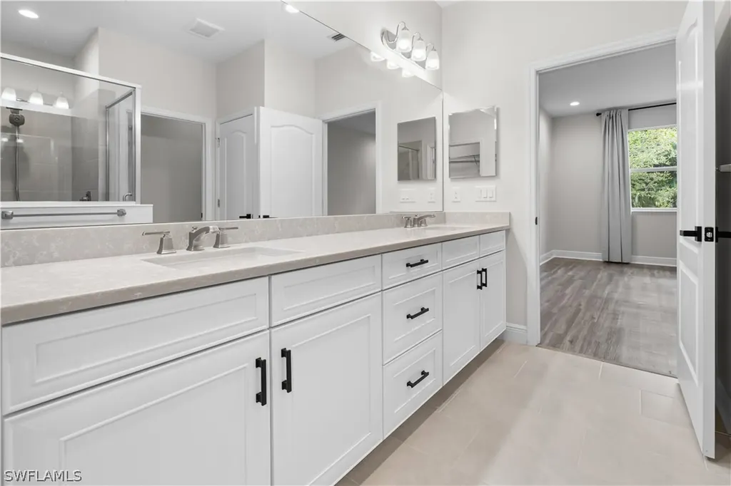 6947 Avalon Circle Naples FL 34112