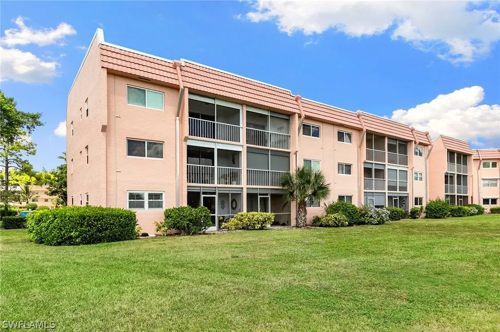300 Forest Lakes Boulevard Naples FL 34105