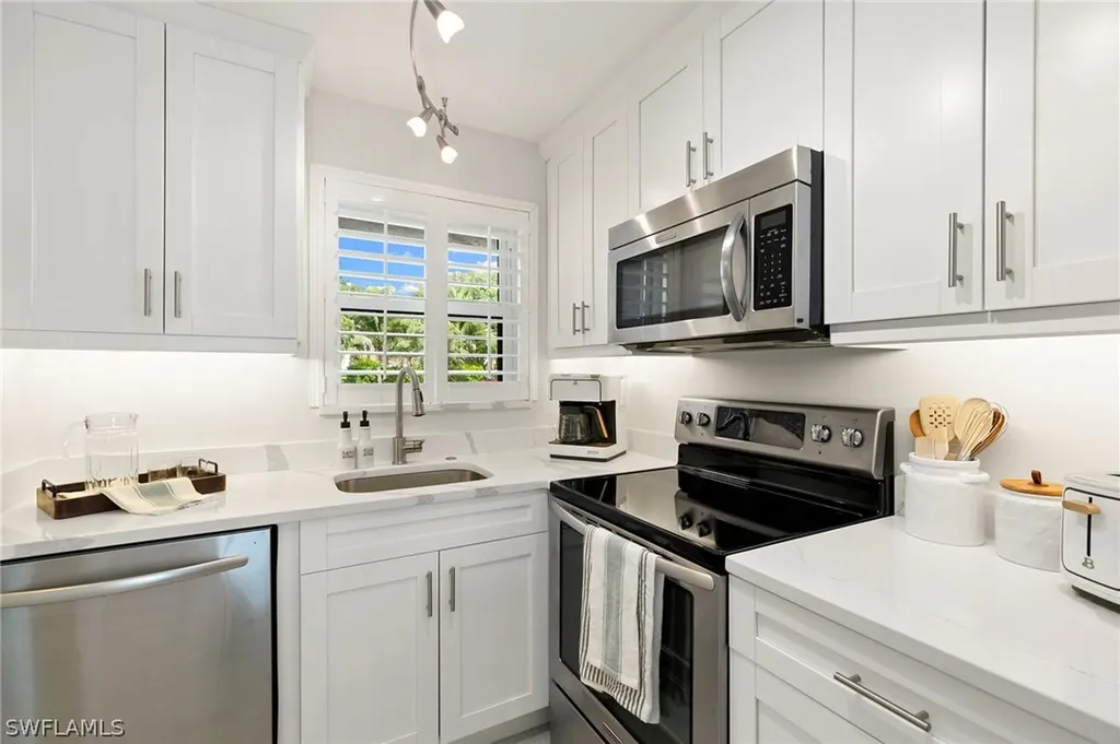 300 Forest Lakes Boulevard Naples FL 34105