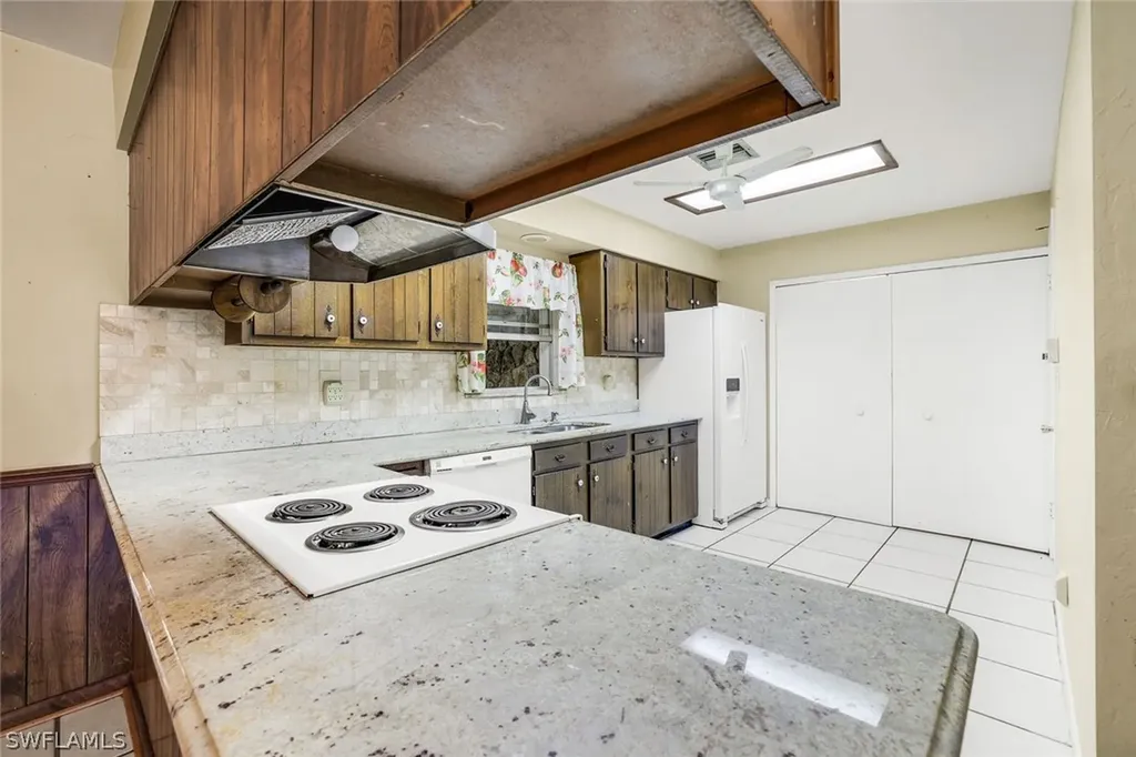 5290 Cypress Lane Naples FL 34113