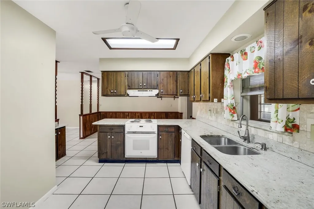 5290 Cypress Lane Naples FL 34113