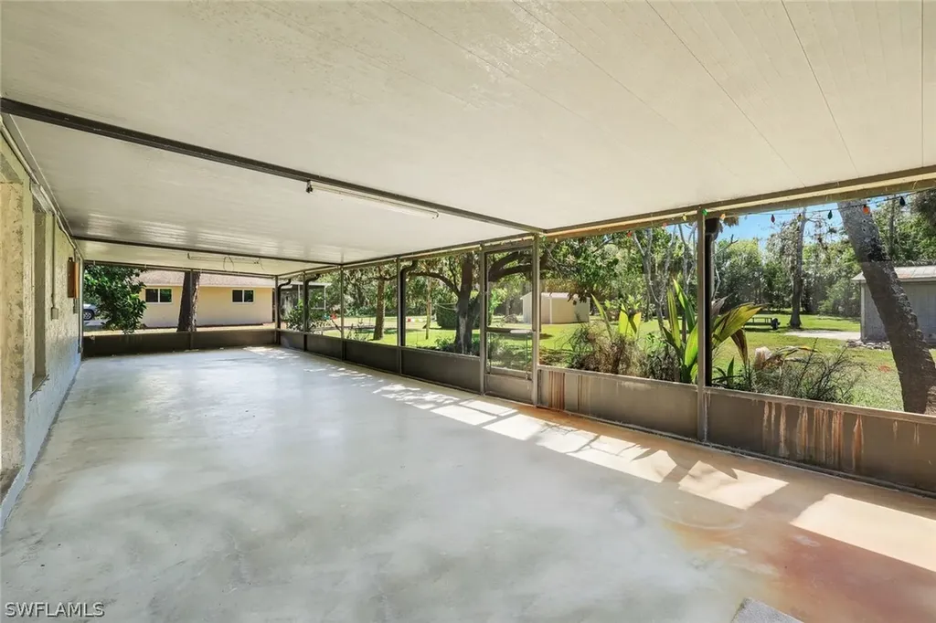 5290 Cypress Lane Naples FL 34113