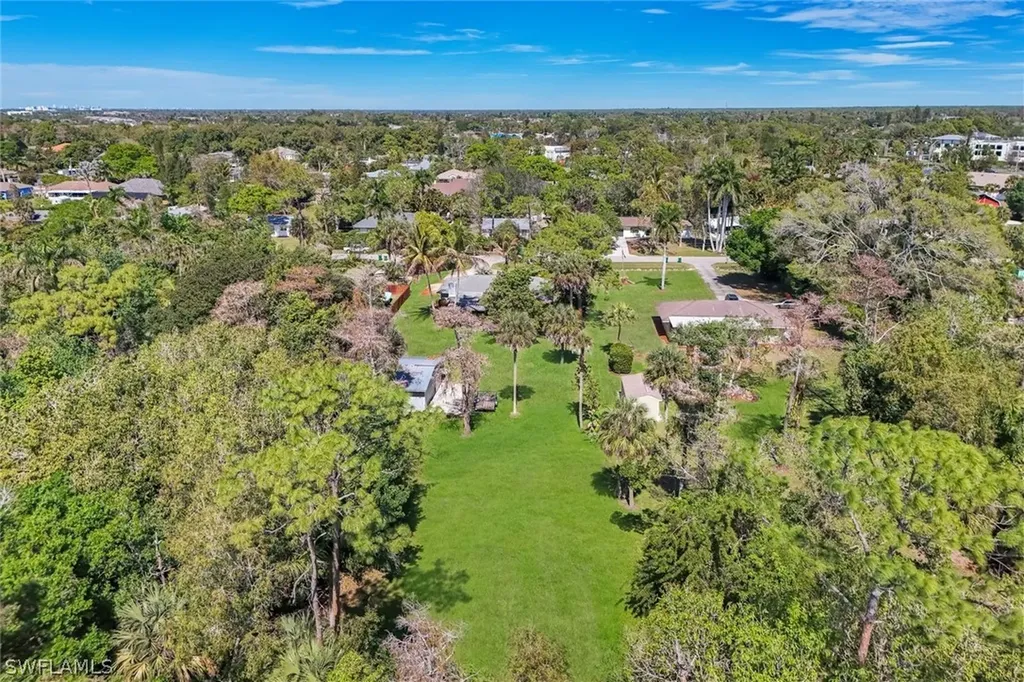 5290 Cypress Lane Naples FL 34113