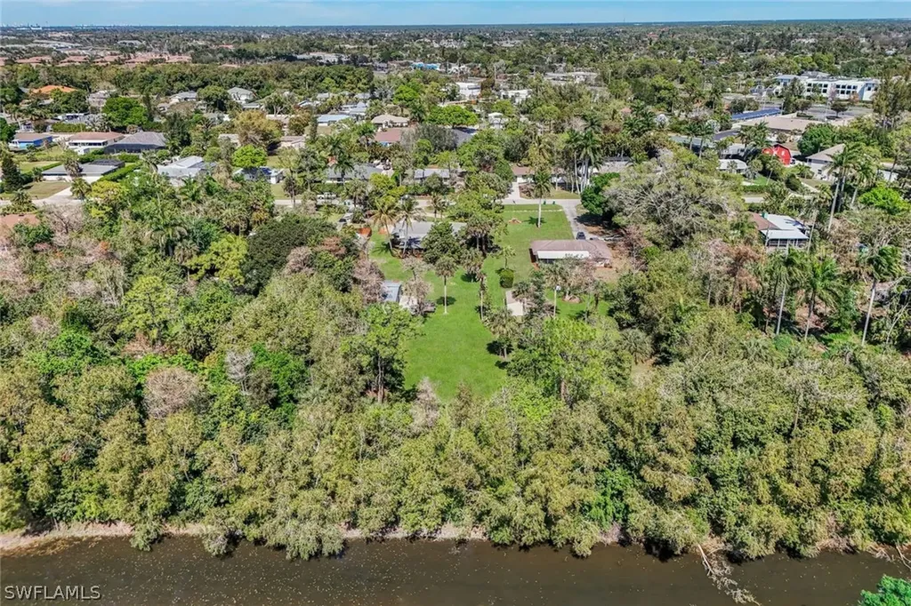 5290 Cypress Lane Naples FL 34113