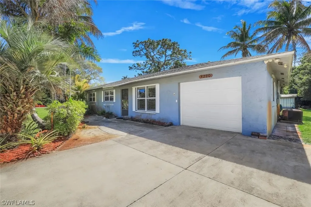 5290 Cypress Lane Naples FL 34113
