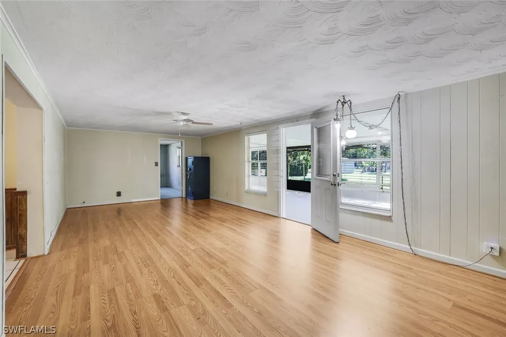 5290 Cypress Lane Naples FL 34113