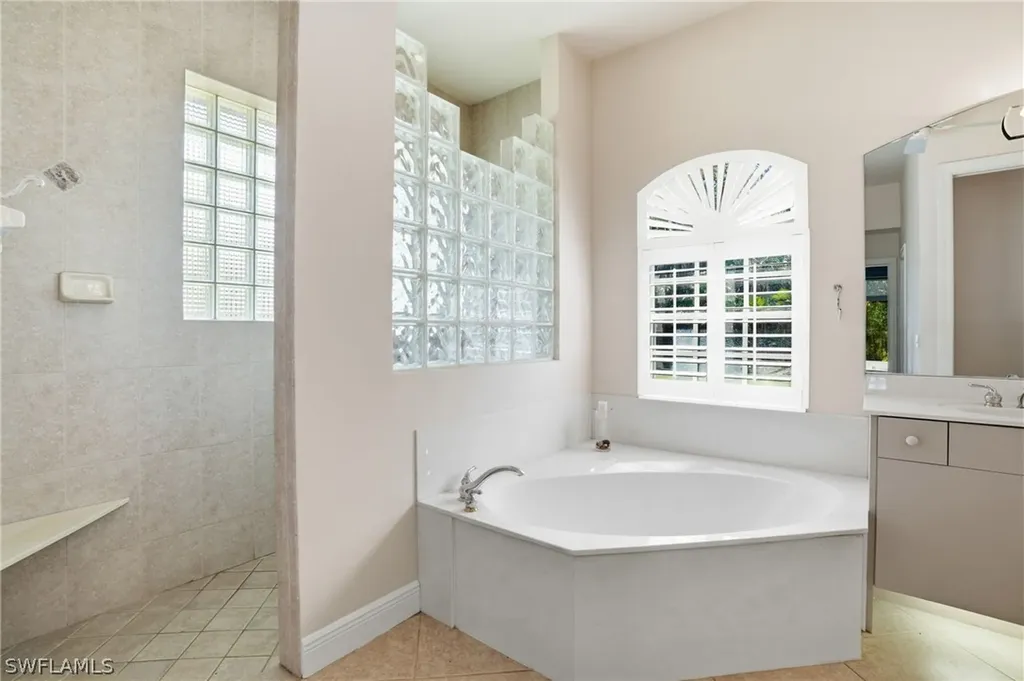 4241 7th Avenue NW Naples FL 34119