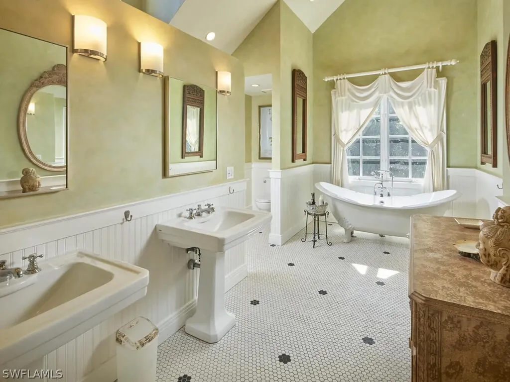 2750 Treasure Lane Naples FL 34102